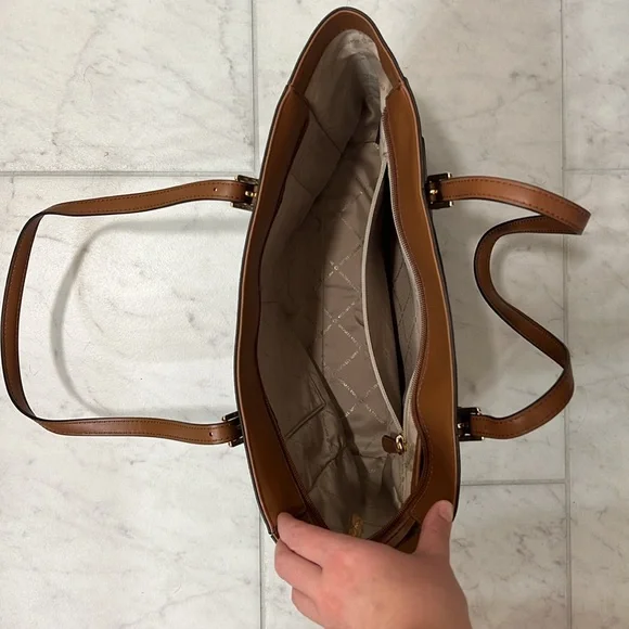 Michael Kors Tote Purse - Picture 4 of 5